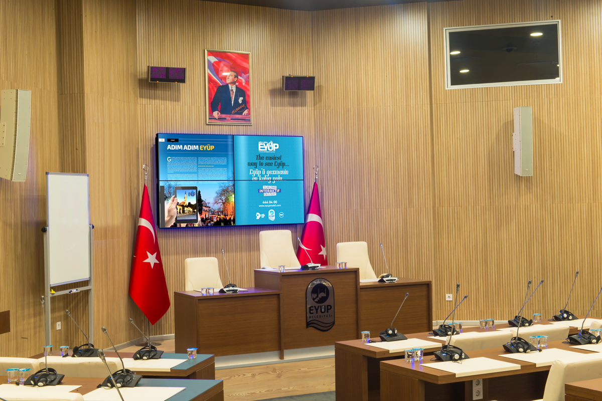 49" 500 Nit - 3.5 mm Bezel