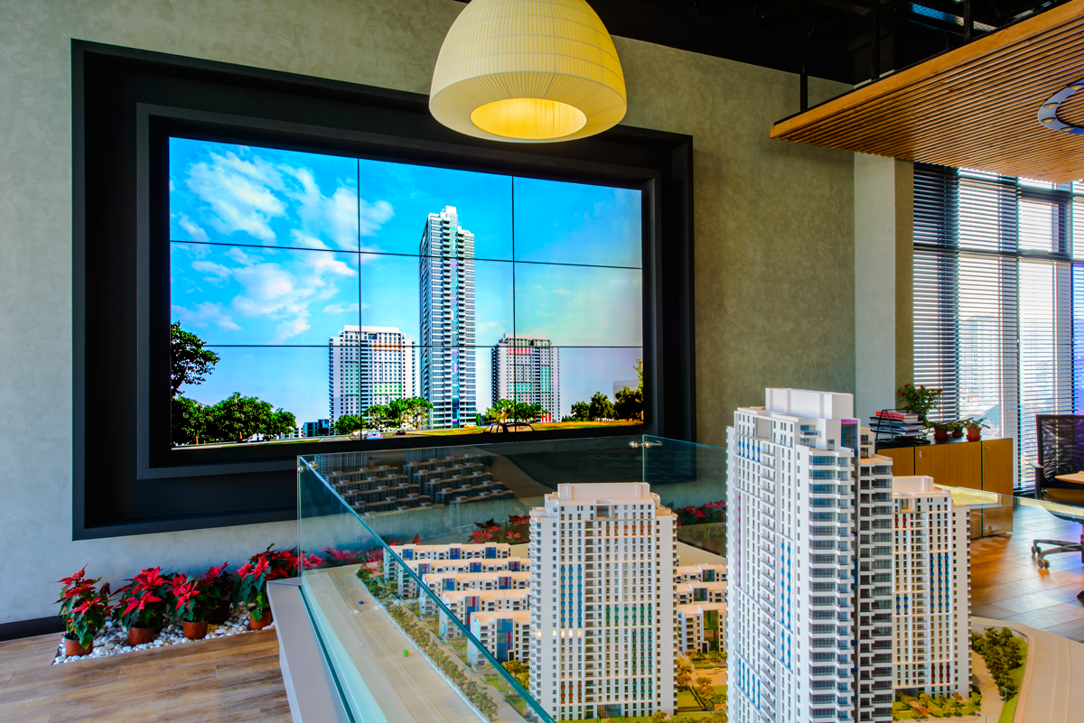 55" 500 Nit - 1.8 mm Bezel